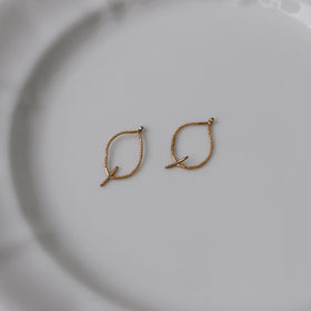 曉 ater cross ring