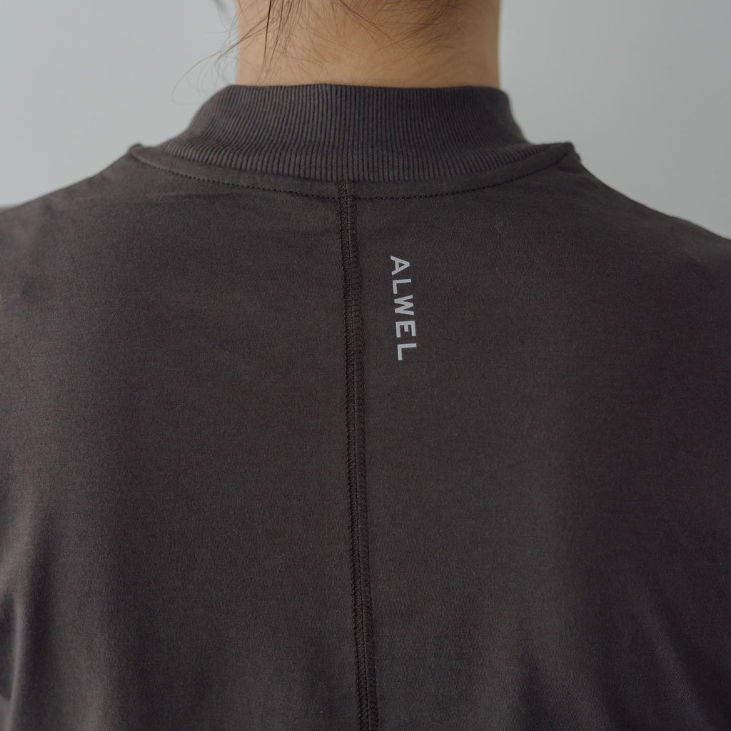 ALWEL モックネックTシャツ
