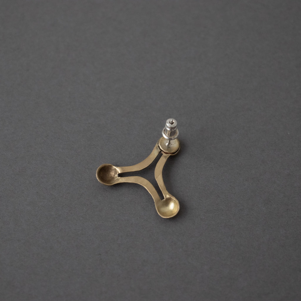 BRASSYARD ピアス／イヤリング tri（片耳）［期間限定販売］