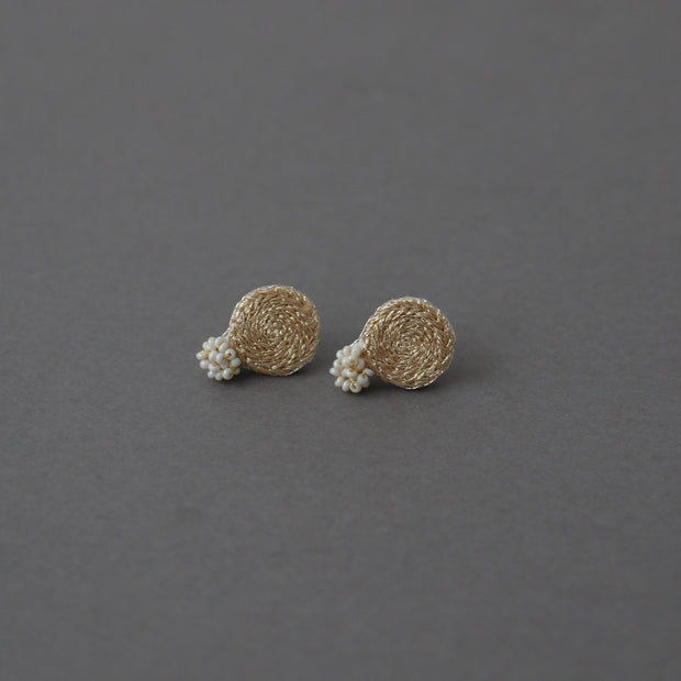 B ピアス