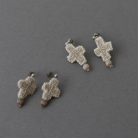 harishigoto amulet 耳飾りクロスモチーフ ピアス［期間限定販売］