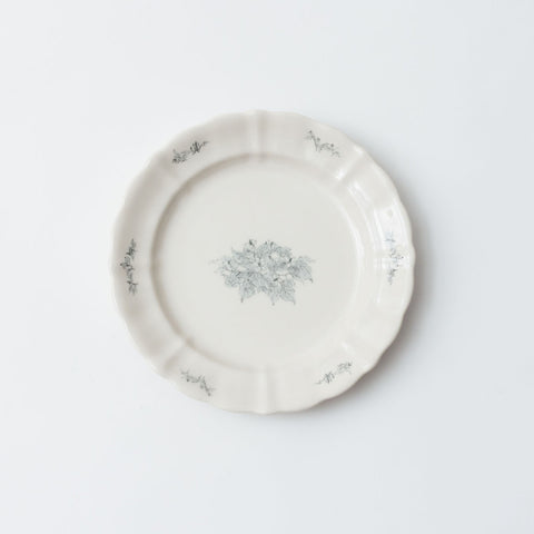くらすことの生活道具 古い器の形シリーズ 花リムプレート ［20cm・食洗機対応・電子レンジ可］ どくだみの花（絵つき）