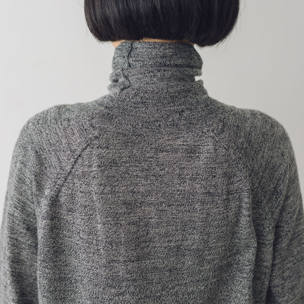 atelier naruse ウールタートルネックニットセーター